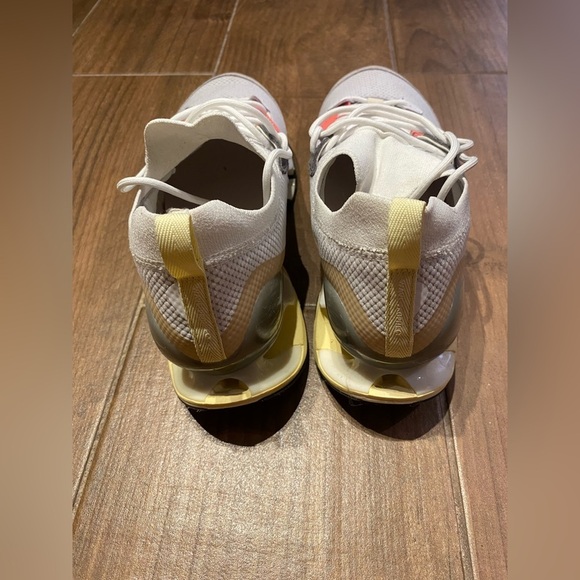 Mizuno Wave Prophecy beta women’s sneakers
Size 10.5 - Picture 5 of 7